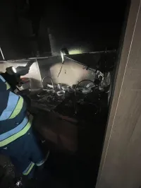 Szemud. Dzielnicowy wyprowadził osobę z zadymionego domu.