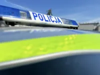 Błyskawiczna reakcja i użycie AED – policjant z Komisariatu w Szemudzie ocalił życie. 