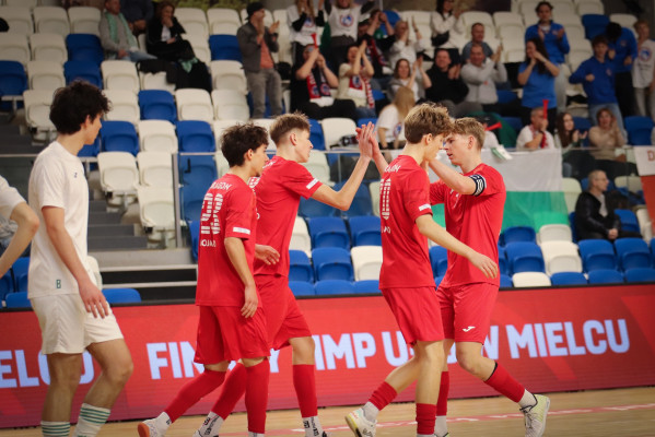 Sukces młodych futsalistów. Dragon Bojano z dumnym tytułem ćwierćfinalisty.