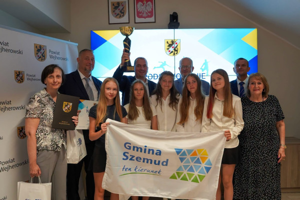 Podwójne złoto w powiecie dla młodych sportowców z SP w Bojanie.