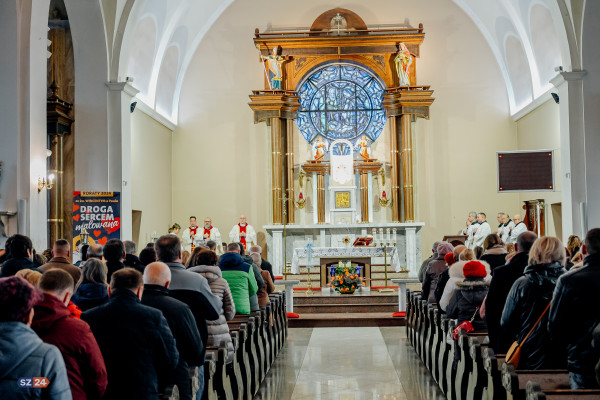 W Szemudzie wniesiono relikwie św. Mikołaja.