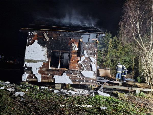 Łebno. Pożar domku letniskowego.,