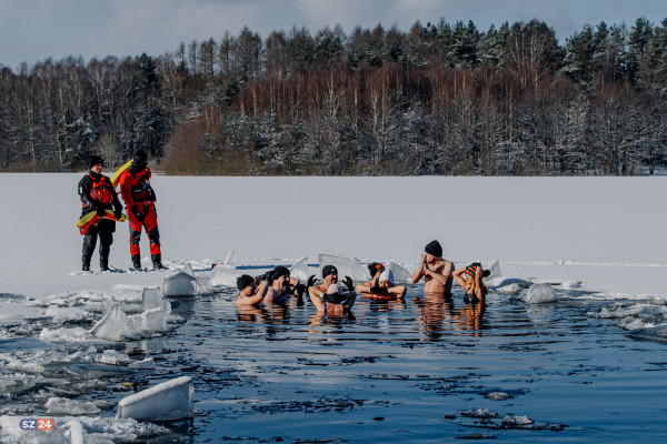 Fotorelacja - Walentynkowe Morsowanie nad jeziorem Wysoka/Wycztok w Kamieniu.