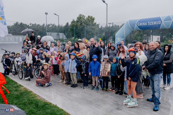 Sportowa rewolucja w Szemudzie. Otwarto SkatePark oraz zmodernizowany Orlik.