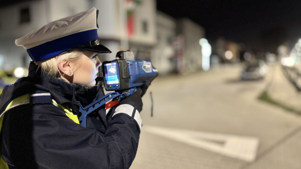 Częstkowo. Zatrzymanie nietrzeźwego kierowcy bez uprawnień. 