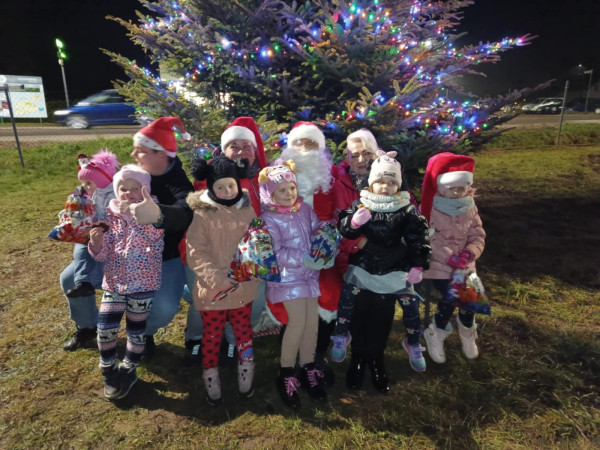 Zobacz, jak Alpaki i Święty Mikołaj zaczarowali mieszkańców Dobrzewina i Donimierza.