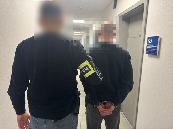 Intensywne poszukiwania. Policja zatrzymała 16 osób.