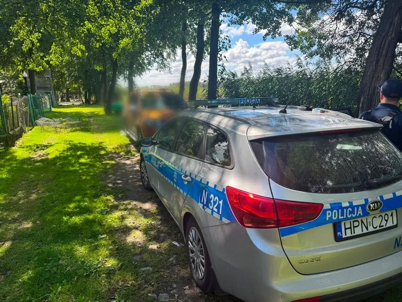 Wejherowo - 68-latek zatrzymany nad jeziorem - uzywał niedozwolonych sieci rybackich 1.jpg